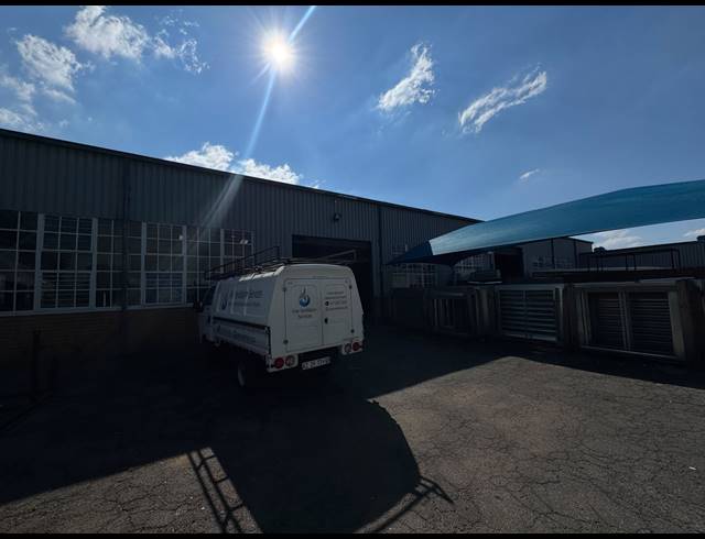 742M² WAREHOUSE TO LET IN SPARTAN